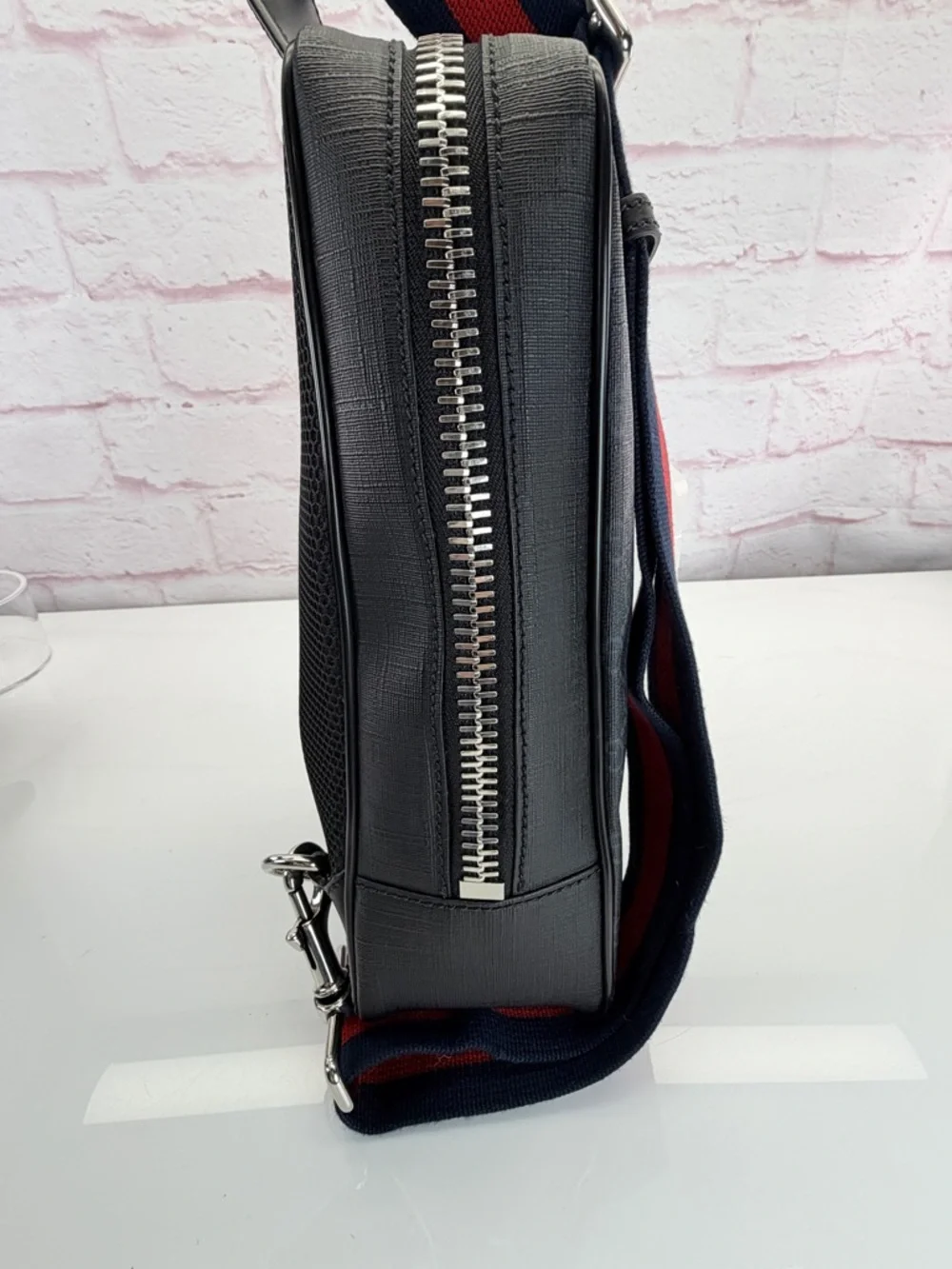Authentic Gucci Men’s Web Supreme Gg Black Sling Bag